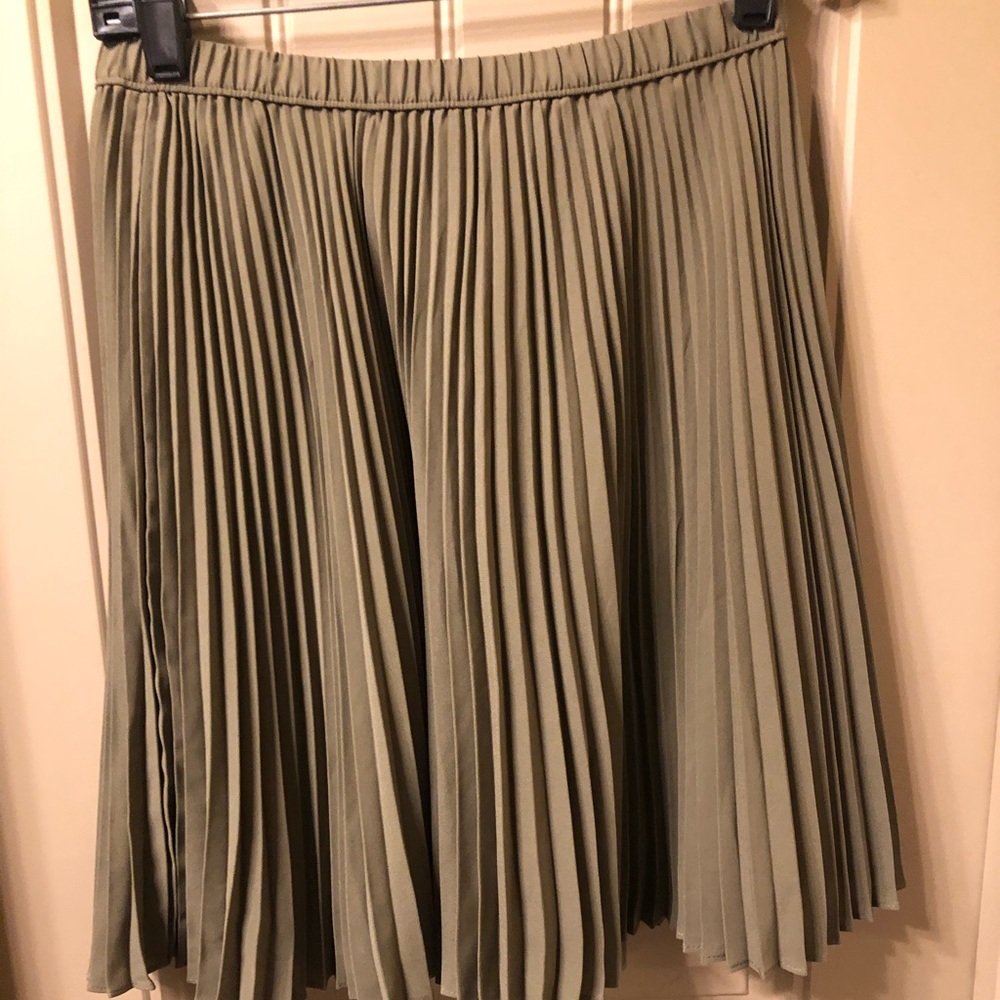 Banana republic army green skirt